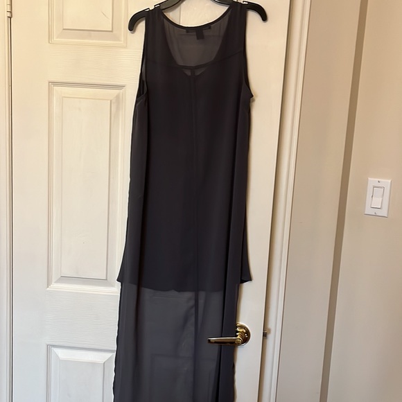 High-Low Sheer Tank - Picture 3 of 5